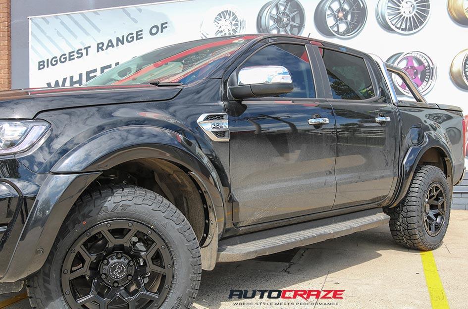 FORD RANGER OVERLAND MATTE BLACK